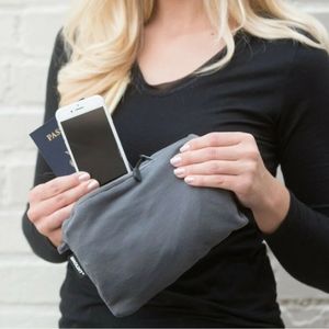 Sholdit infinity travel scarf